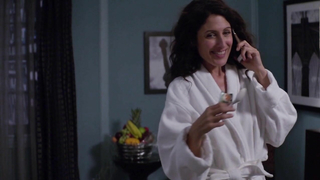 Lisa Edelstein nuda, scena erotica da Girlfriends Guide to Divorce s02e06 (2015)