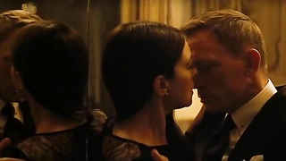 Monica Bellucci nackt, Sexszene aus Spectre (2015)