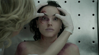 Daisy Ridley desnuda, escena erótica de Silent Witness s17e10 (2014)