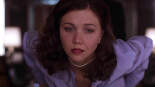 Maggie Gyllenhaal nue, scène de sexe de Secretary (2002)