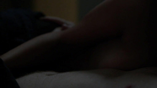 Morena Baccarin nue, scène de sexe de Homeland s02e09 (2012)