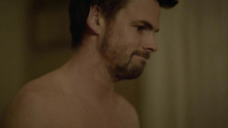 Eliza Coupe nuda, Teri Andrez nuda, scena di sesso da Casual s01e07 (2015)