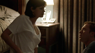 Morena Baccarin desnuda, escena de Homeland s01e03 (2011)