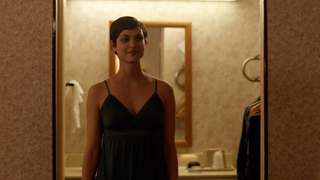 Morena Baccarin nago, scena seksu z Homeland s01e11 (2011)