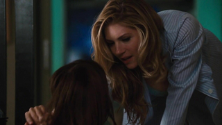 Jo Newman desnuda, Katheryn Winnick sexy, Christina Fandino desnuda, escena de Amor y otras drogas (2010)