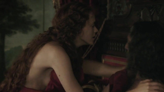 Stacy Martin nua, cena de sexo de Tale of Tales (2015)