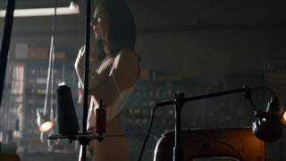 Jennifer Connelly desnuda, escena de American Pastoral (2016)