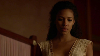 Kylie Bunbury nue, Sibylla Deen sexy, scène de sexe de Tut s01e02 (2015)