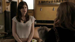 Alexandra Daddario sexy, escena de Parenthood s03e08 (2011)