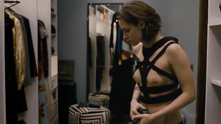 Kristen Stewart desnuda, escena de Personal Shopper (2016)