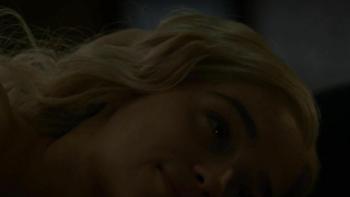 Emilia Clarke sexy, scène de sexe de Game of Thrones s05e07 (2015)