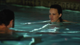 Carla Gugino nua, cena de Todo Dia (2010)