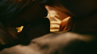 Margot Robbie desnuda, Daniella Short desnuda, escena de sexo de Focus (2015)