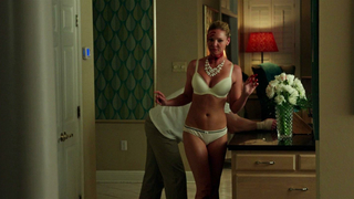 Katherine Heigl sexy, scène de Home Sweet Hell (2015)