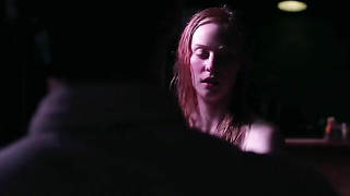 Deborah Ann Woll sexy, escena de Daredevil temporada 1 (2015)