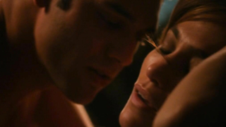 Jennifer Lopez desnuda, Lexi Atkins desnuda, escena de sexo de The Boy Next Door (2015)