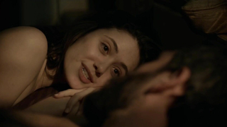 Emmy Rossum nago, Kate Morgan Chadwick nago, scena seksu z Shameless s05e12 (2015)