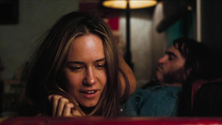 Katherine Waterston nago, scena seksu z Inherent Vice (2014)