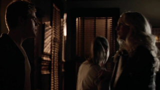 Nina Dobrev sexy, Candice Accola sexy, escena de sexo de The Vampire Diaries s06e13e17 (2015)