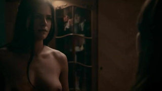 Antonia Morais desnuda, escena de Lucia McCartney s01e04 (2016)