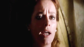 Luciana Paluzzi naga, scena erotyczna z Zmysłowa pielęgniarka (1975)